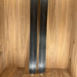 Black Diamond Justice Skis