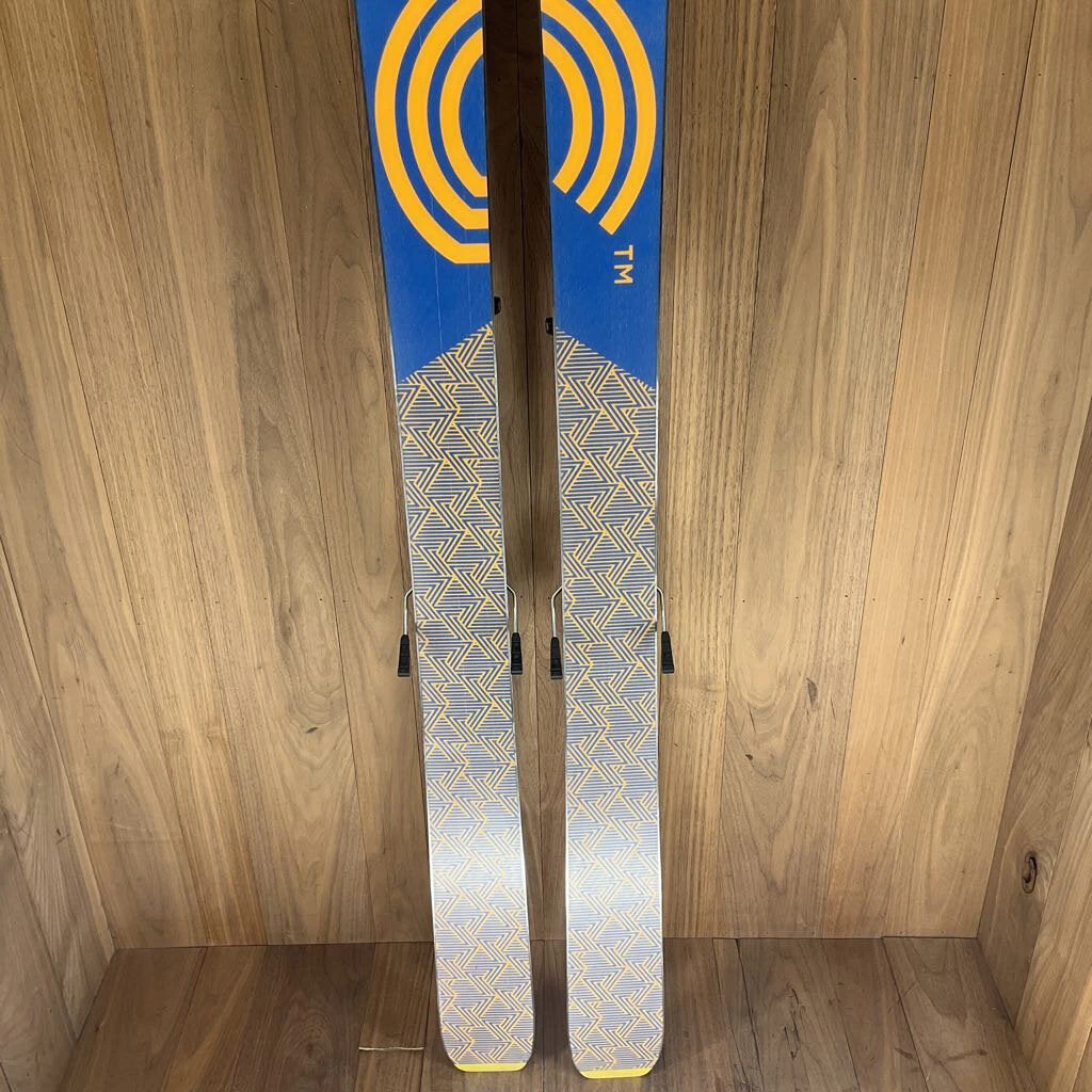 2021 Zag UBAC 89 W. Plum Bindings Ski 2021 Zag UBAC 89 W. Plum Bindings Ski
