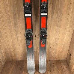 Ski Volkl M5 Mantra W/ Look Pivot Dual WTR Bindings