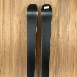 Atomic Vantage 83 Skis W/ Atomic 10 Din Bindings