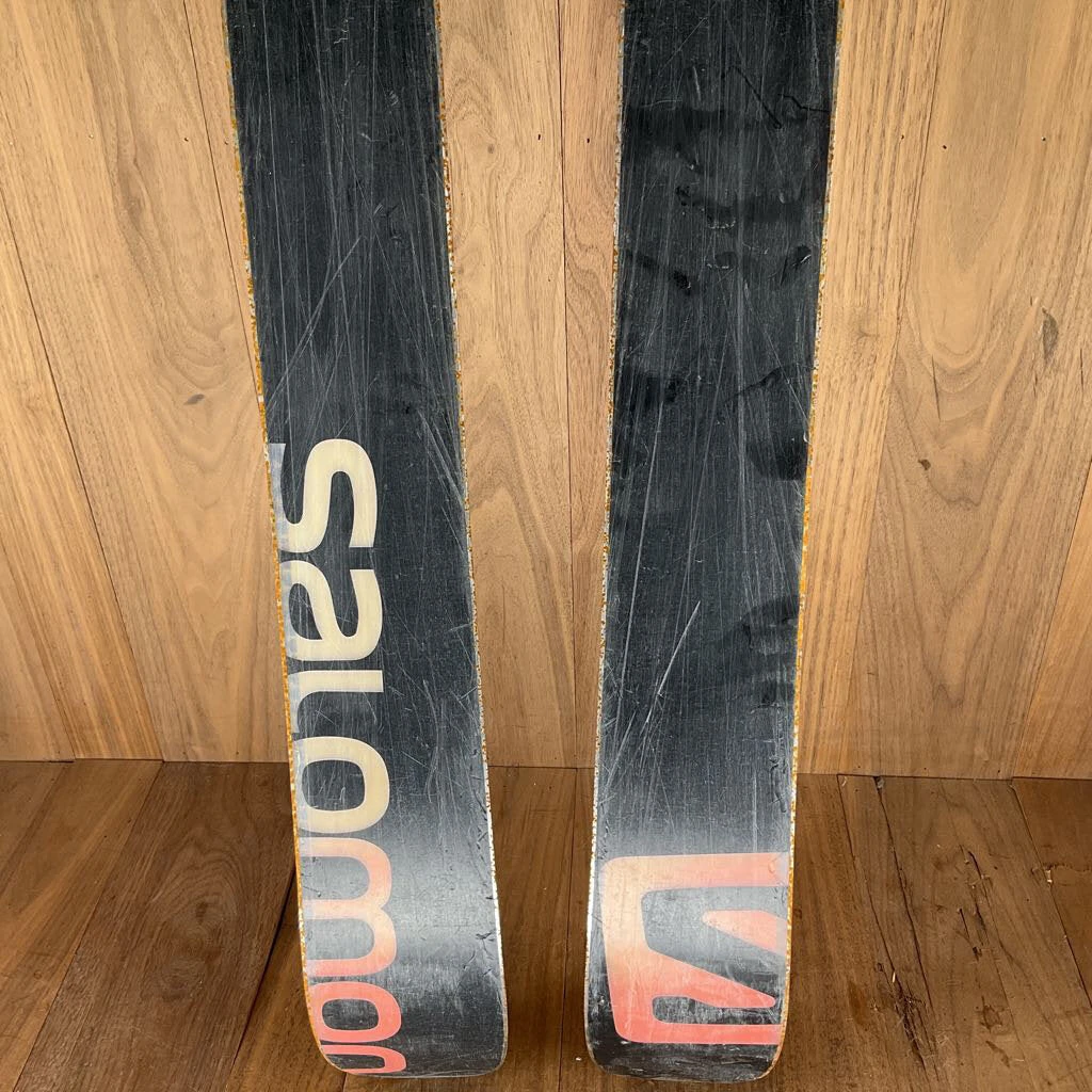 Salomon Suspect RLD Skis With Salomon Warden 11 Salomon Suspect RLD Skis With Salomon Warden 11