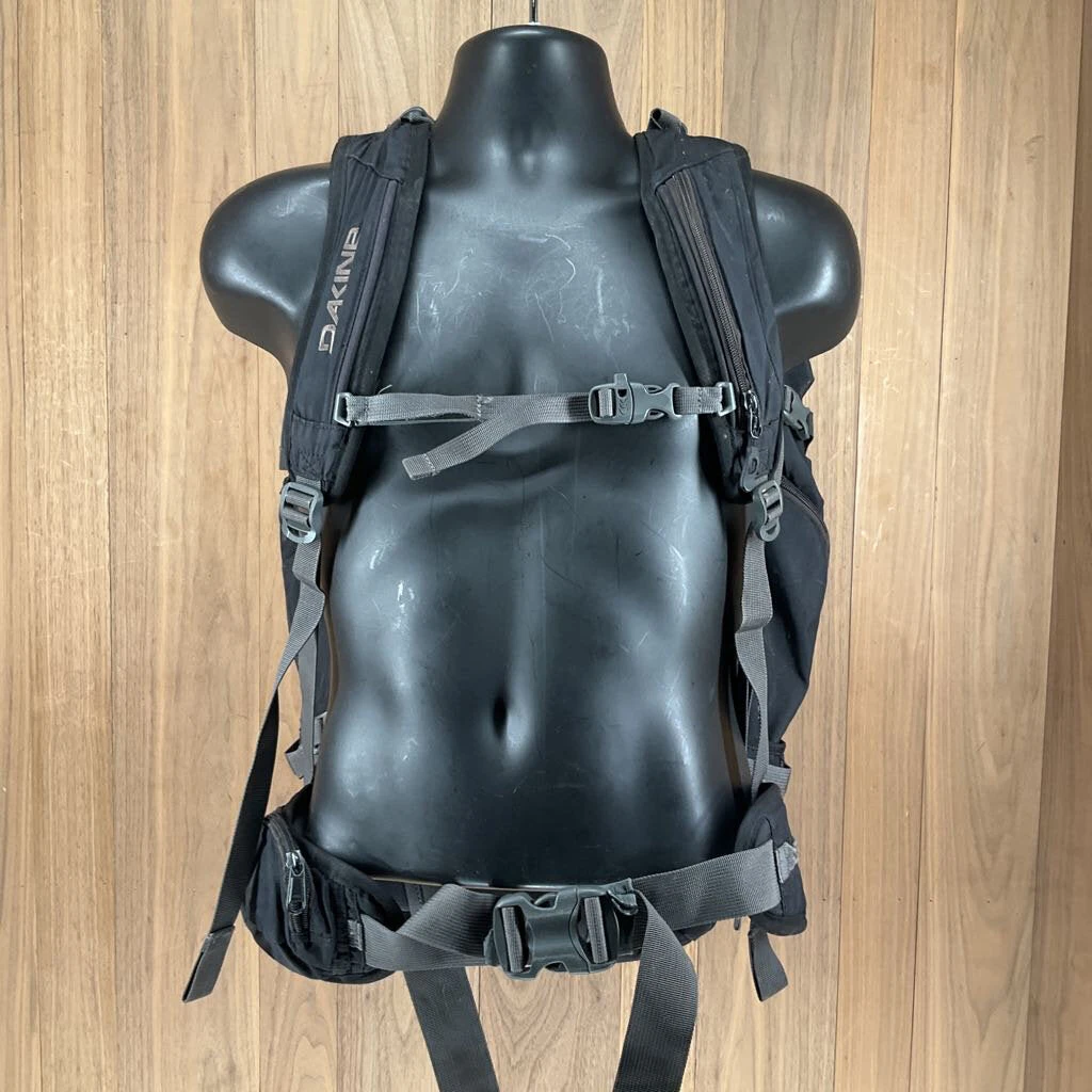 Dakine Men's Poacher 45 Backpack Accessories Dakine Men's Poacher 45 Backpack Accessories