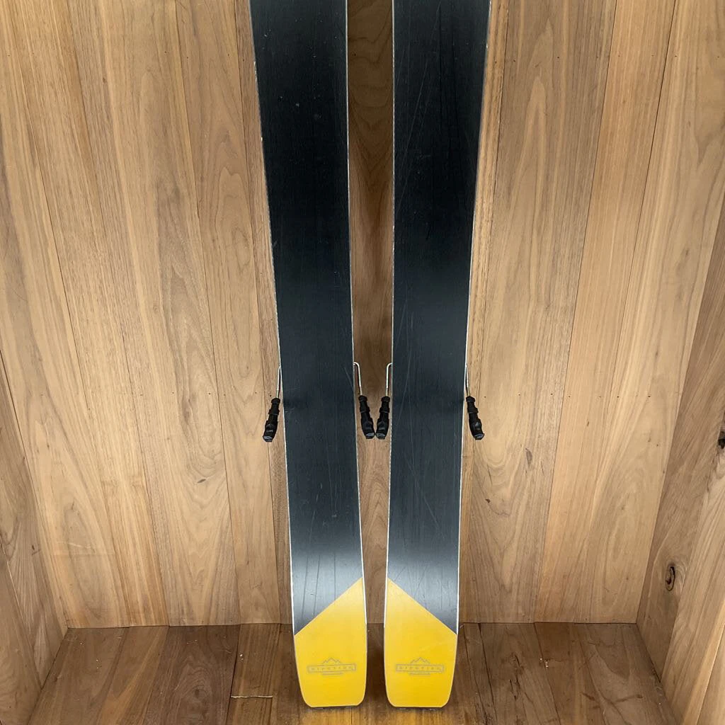 2022 Elan Ripstick 106 W/ Tyrolia Attack 14 Demo Bindings 2022 Elan Ripstick 106 W/ Tyrolia Attack 14 Demo Bindings