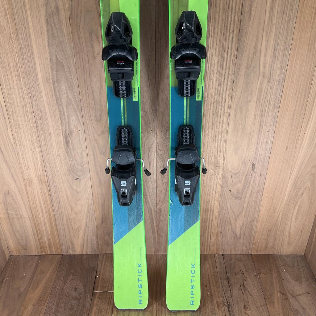 Skis 2022 Elan Ripstick 86 T Jr. W/ Tyrolia JRS 7.5 CA GW Demo Bindings Skis 2022 Elan Ripstick 86 T Jr. W/ Tyrolia JRS 7.5 CA GW Demo Bindings