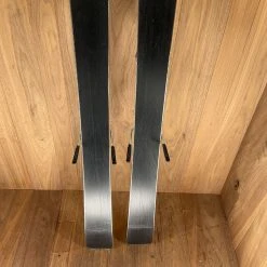 Skis 2022 Elan Ripstick 86 T Jr. W/ Tyrolia JRS 7.5 CA GW Demo Bindings 6 Skis 2022 Elan Ripstick 86 T Jr. W/ Tyrolia JRS 7.5 CA GW Demo Bindings