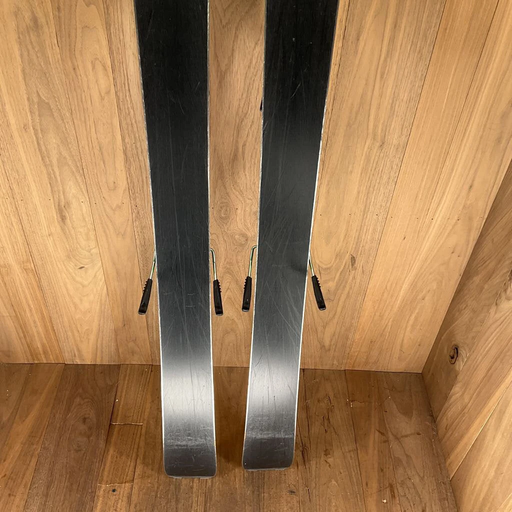 Skis 2022 Elan Ripstick 86 T Jr. W/ Tyrolia JRS 7.5 CA GW Demo Bindings Skis 2022 Elan Ripstick 86 T Jr. W/ Tyrolia JRS 7.5 CA GW Demo Bindings