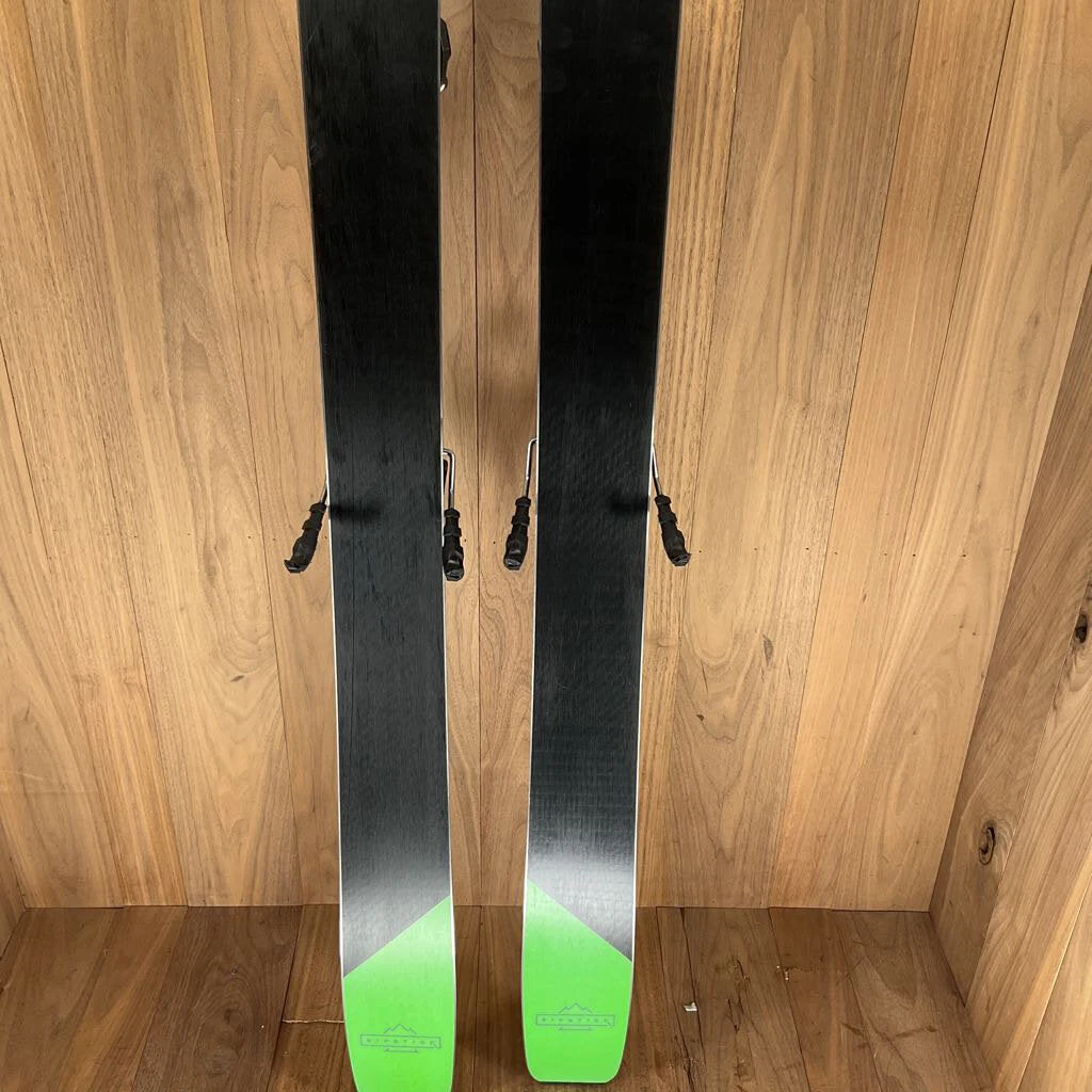2022 Elan Ripstick 96 Black Edition W/ Tyrolia Attack 13 AT Demo Bindings Ski 2022 Elan Ripstick 96 Black Edition W/ Tyrolia Attack 13 AT Demo Bindings Ski