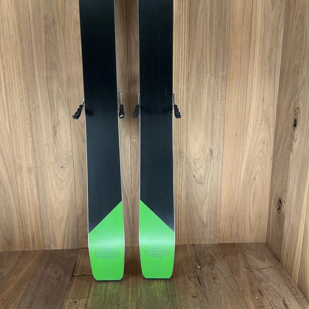 2022 Elan Ripstick 106 Black Edition W/ Tyrolia Attack 13 Bindings 2022 Elan Ripstick 106 Black Edition W/ Tyrolia Attack 13 Bindings