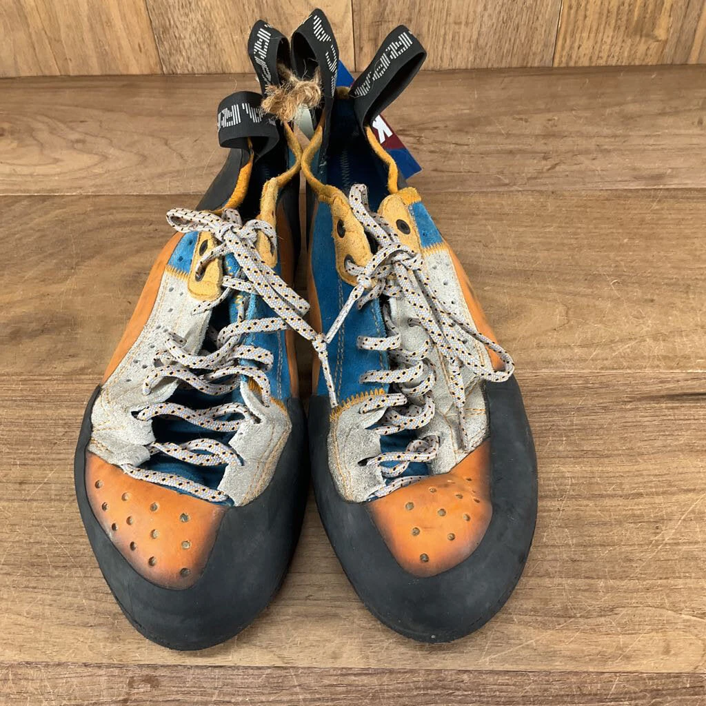 Scarpa Lace Climbing Shoe Scarpa Lace Climbing Shoe