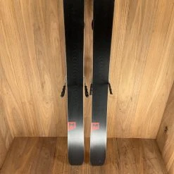 2022 Atomic Maverick 88 Ti W/ Tyrolia Attack 11 Demo Bindings