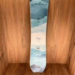 2022 Nitro Women's Drop Snowboard