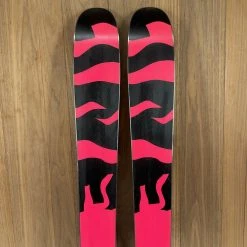 2022 Line Sick Day 104 W/ Marker Griffon 13 Demo Bindings