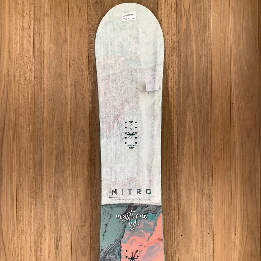 2022 Nitro Women's Mystique Snowboard 2022 Nitro Women's Mystique Snowboard