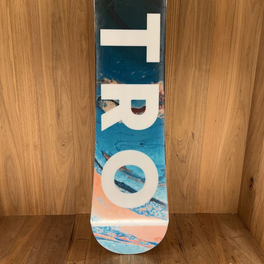 2022 Nitro Women's Mystique Snowboard 2022 Nitro Women's Mystique Snowboard