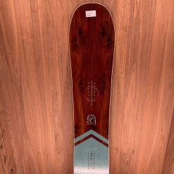 2022 Arbor Women's Veda Camber Snowboard