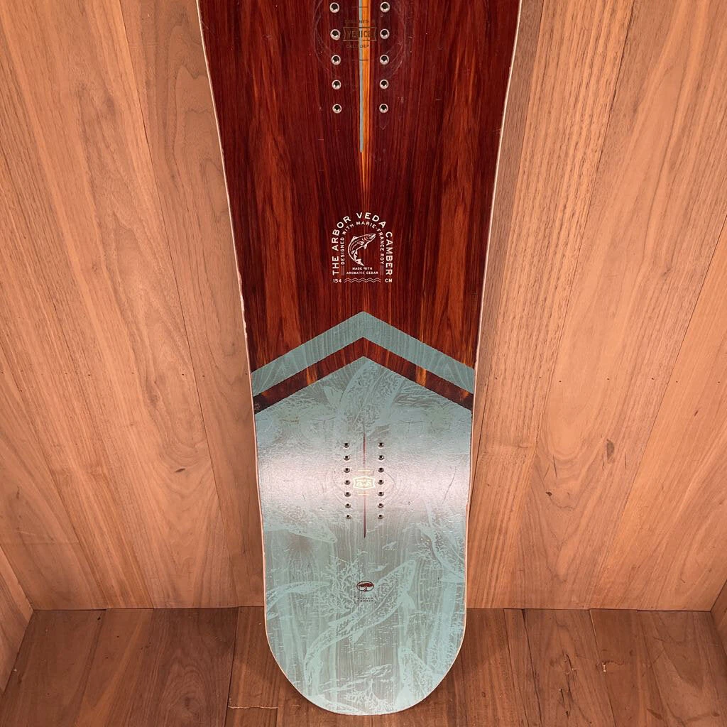 2022 Arbor Women's Veda Camber Snowboard 2022 Arbor Women's Veda Camber Snowboard