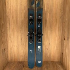 Ski 2022 Armada ARV 116 JJ UL W/ Armada Warden 12 Demo Bindings