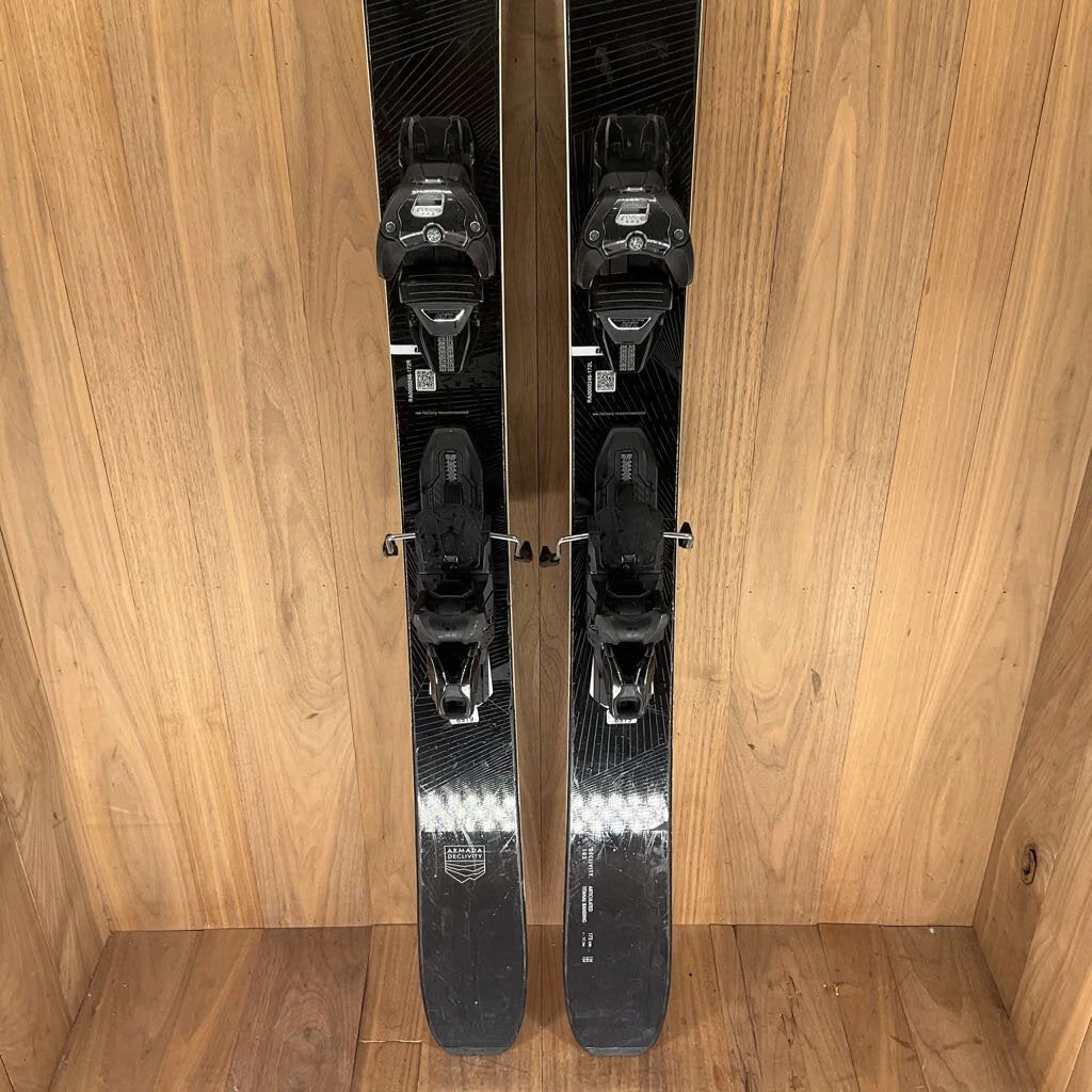 Ski 2022 Armada Declivity 102 TI W/ Armada Warden 13 Demo Bindings Ski 2022 Armada Declivity 102 TI W/ Armada Warden 13 Demo Bindings