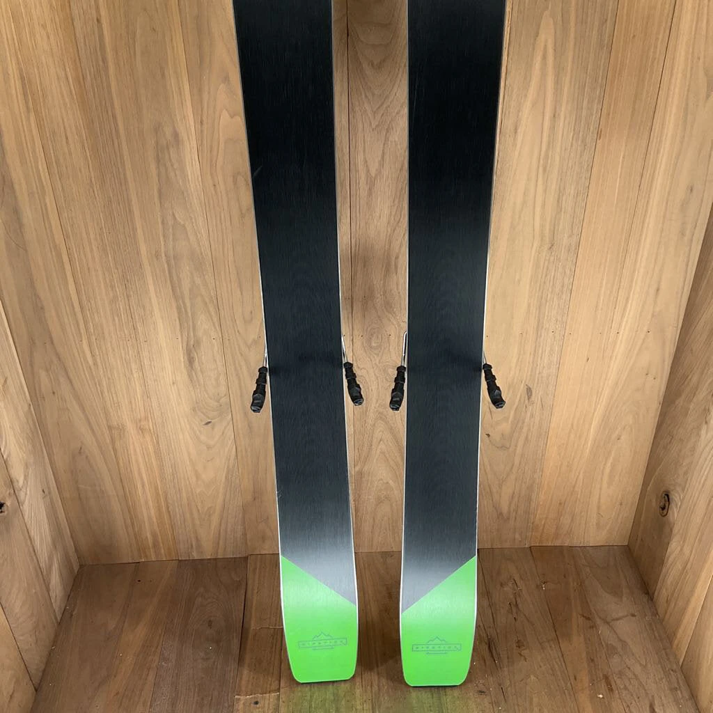 Ski 2022 Elan Ripstick 106 Black Edition W/ Tyrolia Attack 11 Bindings Ski 2022 Elan Ripstick 106 Black Edition W/ Tyrolia Attack 11 Bindings