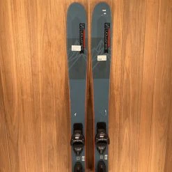 Ski 2022 Salomon QST 98 W/ Salomon Warden 13 Demo Bindings