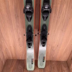 Ski 2022 Salomon QST 106 W/ Salomon Warden 13 Demo Bindings