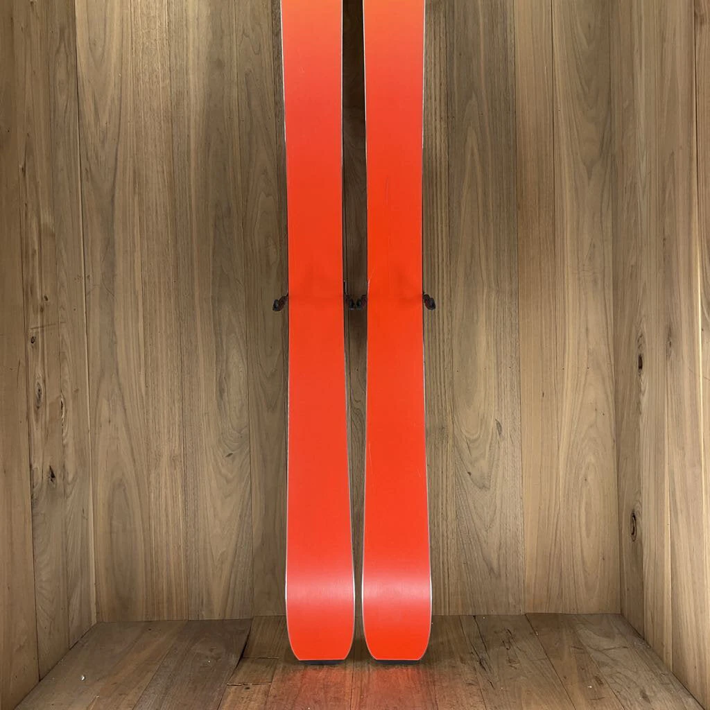 2022 Salomon QST 106 W/ Armada Warden 13 Demo Bindings 2022 Salomon QST 106 W/ Armada Warden 13 Demo Bindings