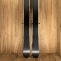 Ski 2022 Black Crows Atris Jr W/ Marker Squire 11 Demo Binding