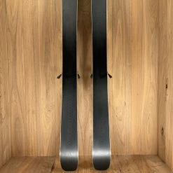 Ski 2022 Black Crows Atris Jr W/ Marker Squire 11 Demo Binding
