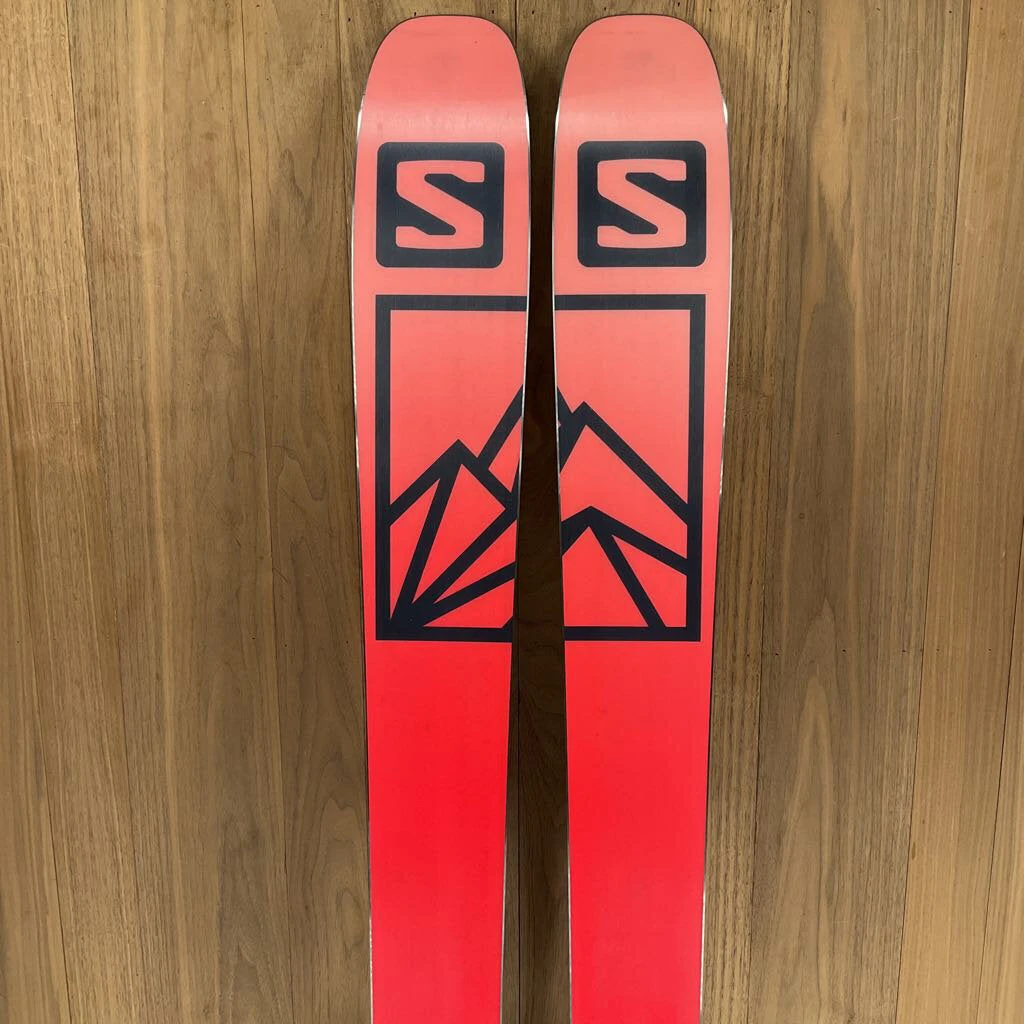 2022 Salomon QST Women's Stella 106 W/ Salomon Warden 11 Demo Bindings Ski 2022 Salomon QST Women's Stella 106 W/ Salomon Warden 11 Demo Bindings Ski