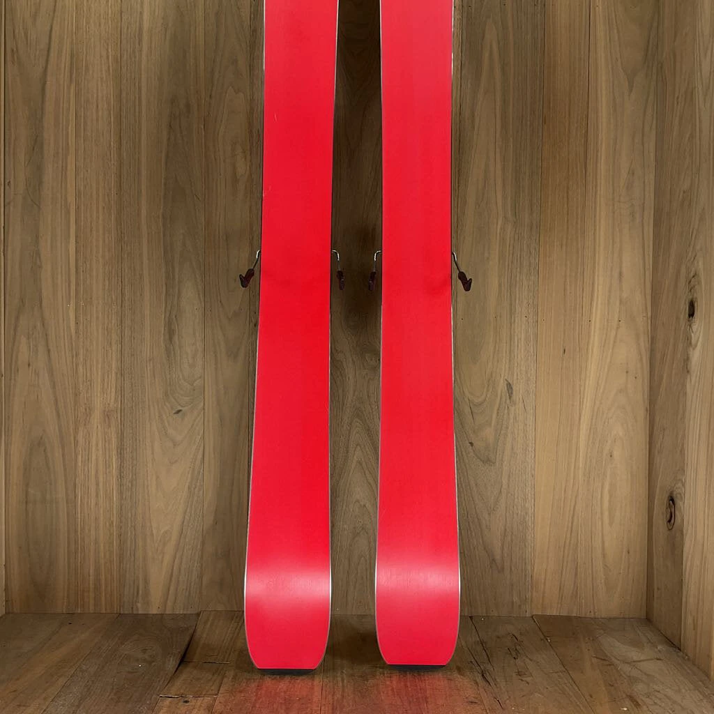 2022 Salomon QST Women's Stella 106 W/ Salomon Warden 11 Demo Bindings Ski 2022 Salomon QST Women's Stella 106 W/ Salomon Warden 11 Demo Bindings Ski