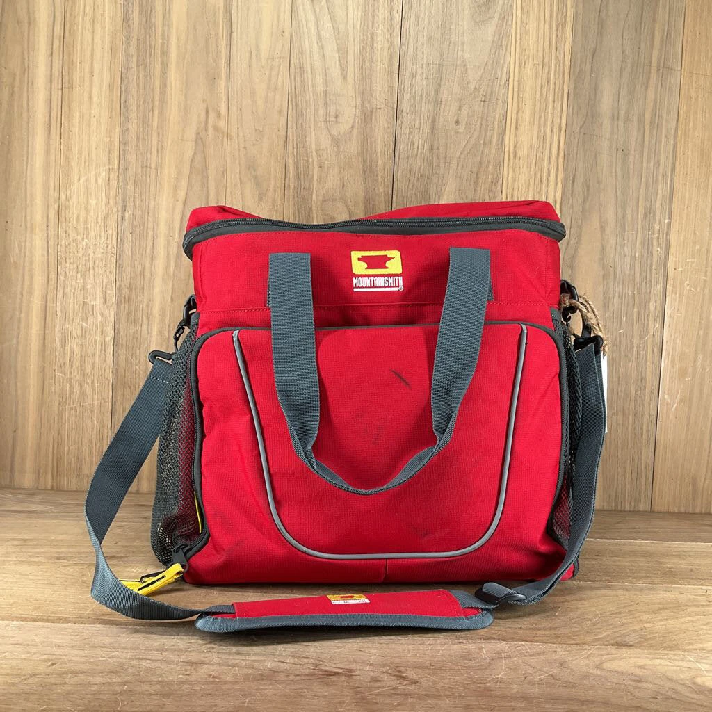 Consignment Gear Feed Mountainsmith K-9 Cube Consignment Gear Feed Mountainsmith K-9 Cube