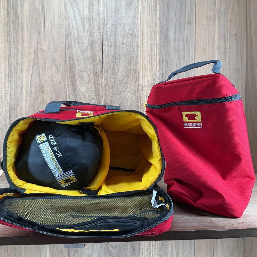 Consignment Gear Feed Mountainsmith K-9 Cube Consignment Gear Feed Mountainsmith K-9 Cube